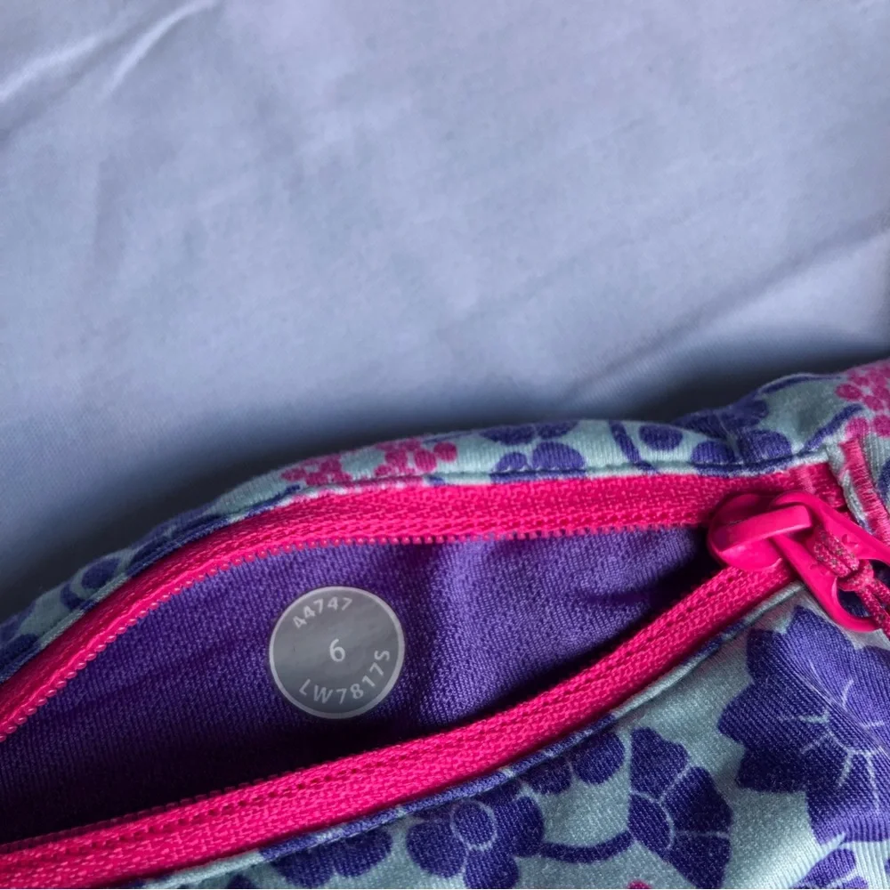 EUC Lululemon Groovy Run Shorts Size Dot 6, 2” Inseam - Picture 5 of 7